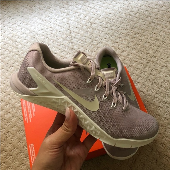 nike metcon 4 particle rose